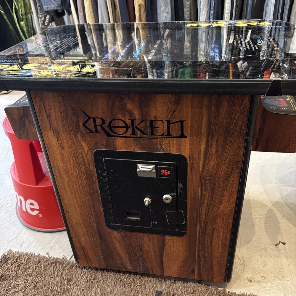 PAC-MAN ARCADE MACHINE COCKTAIL TABLE original 1980