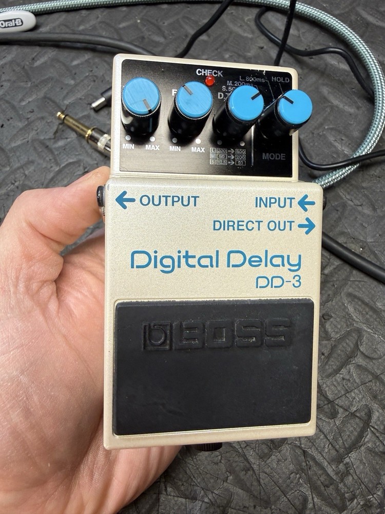 Boss DD-3 Digital Delay Electric Guitar Effect Pedal
