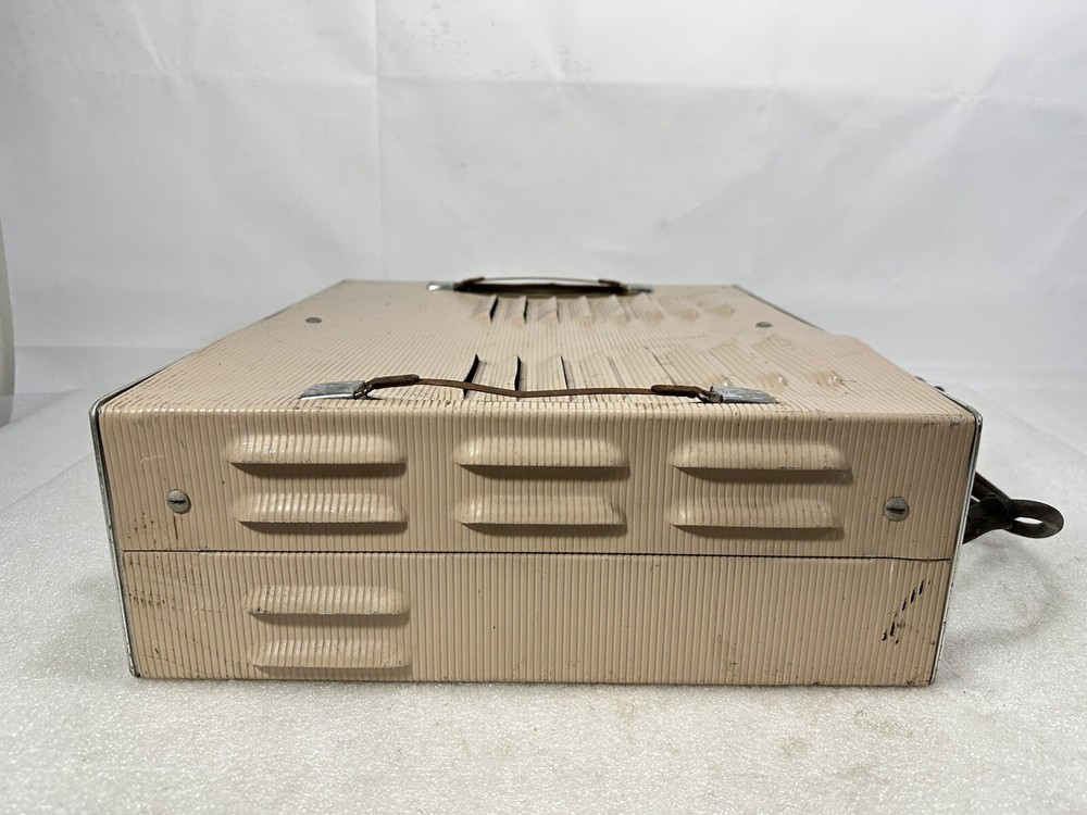DataPulse 106A ~ Pulse / Signal Generator ~ PN: 32899-6 ~ No Fuse Cap / Untested