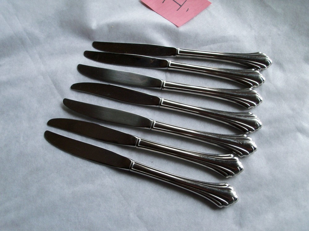 ONEIDA BANCROFT 7 HOLLOW DINNER KNIVES STAINLESS FLATWARE SILVERWARE SUPER NICE