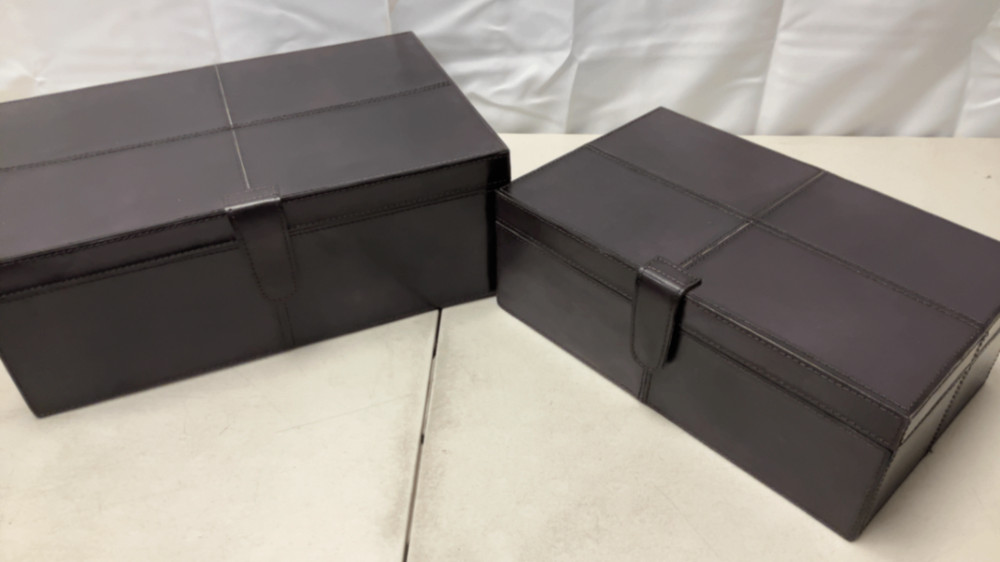 Deco 79 Leather Handmade Decorative Box