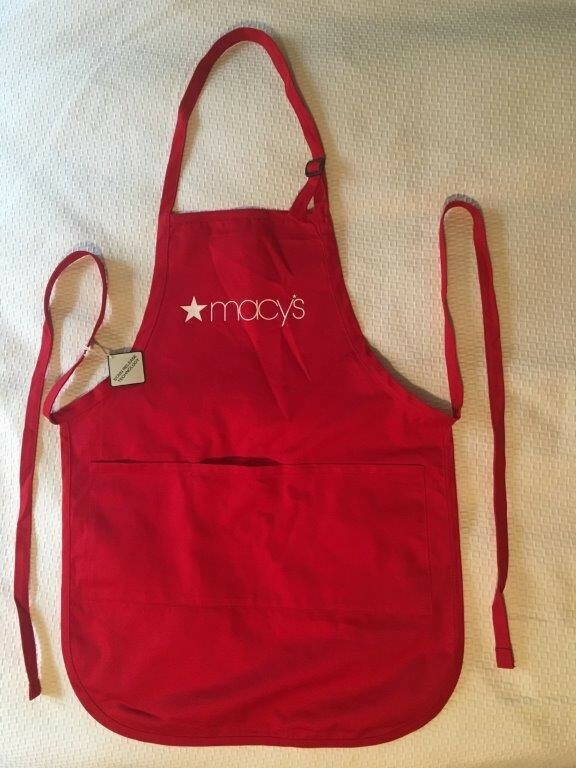 MACYS CLASSIC RED APRON WITH FRONT POCKETS [NEW]
