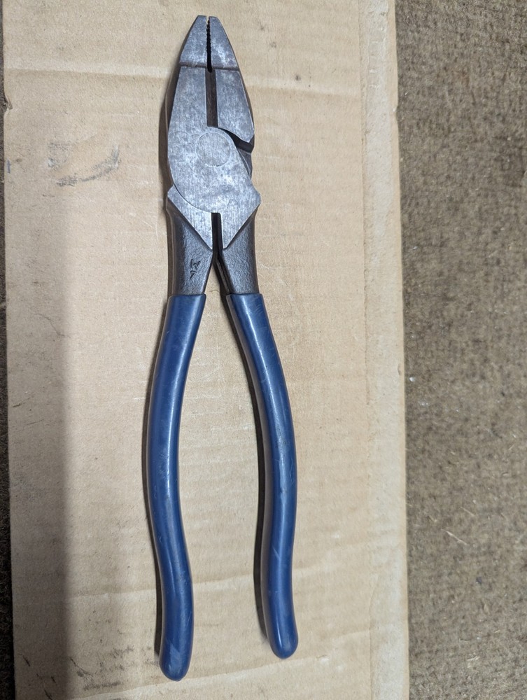 KLEIN TOOLS LINEMAN'S PLIERS