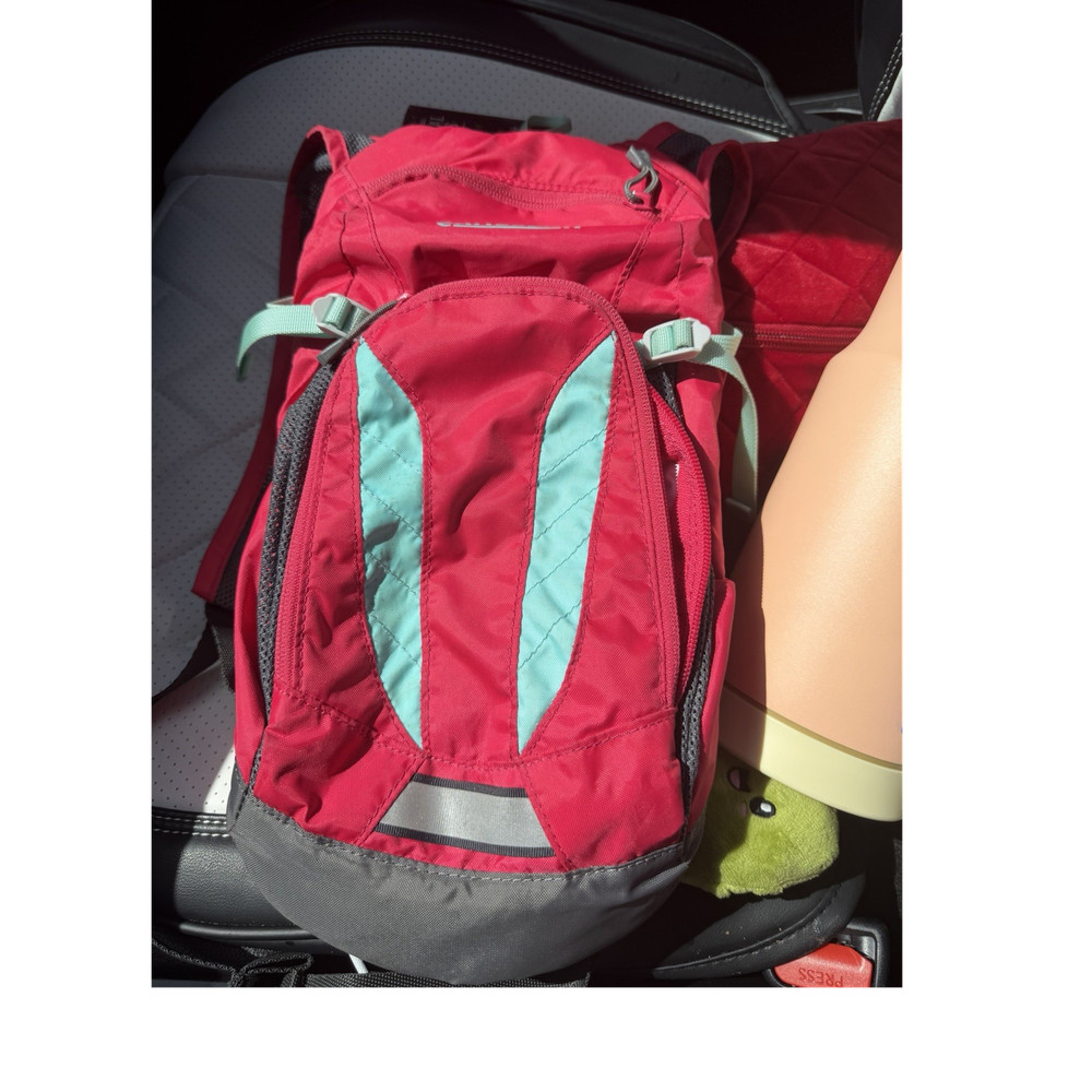 CamelBak Hydration Backpack Daypack Small 0-5L Zip 2 Pockets Red/Gray
