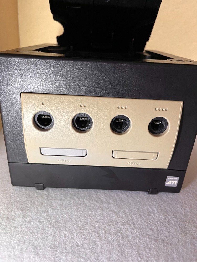 Nintendo GameCube Console + Controller + AC Adapter(for 100V) + Stereo AV Cable