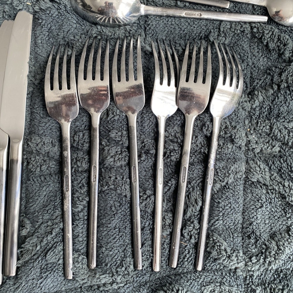 Oneida Raven 29pc Stainless Steel Flatware Set Fork Spoon Knife