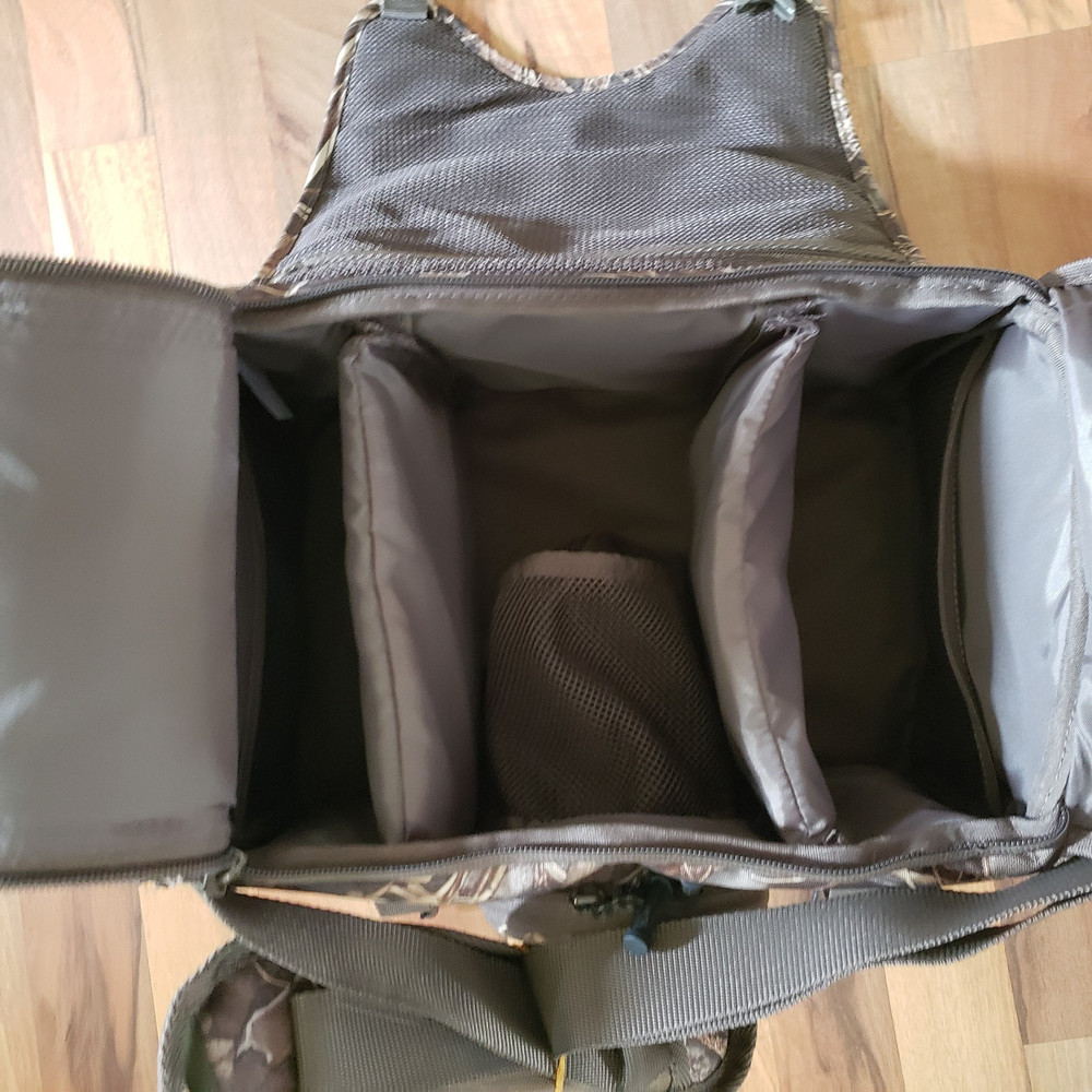 MAGELLAN OUTDOORS HUNTING BAG NWT