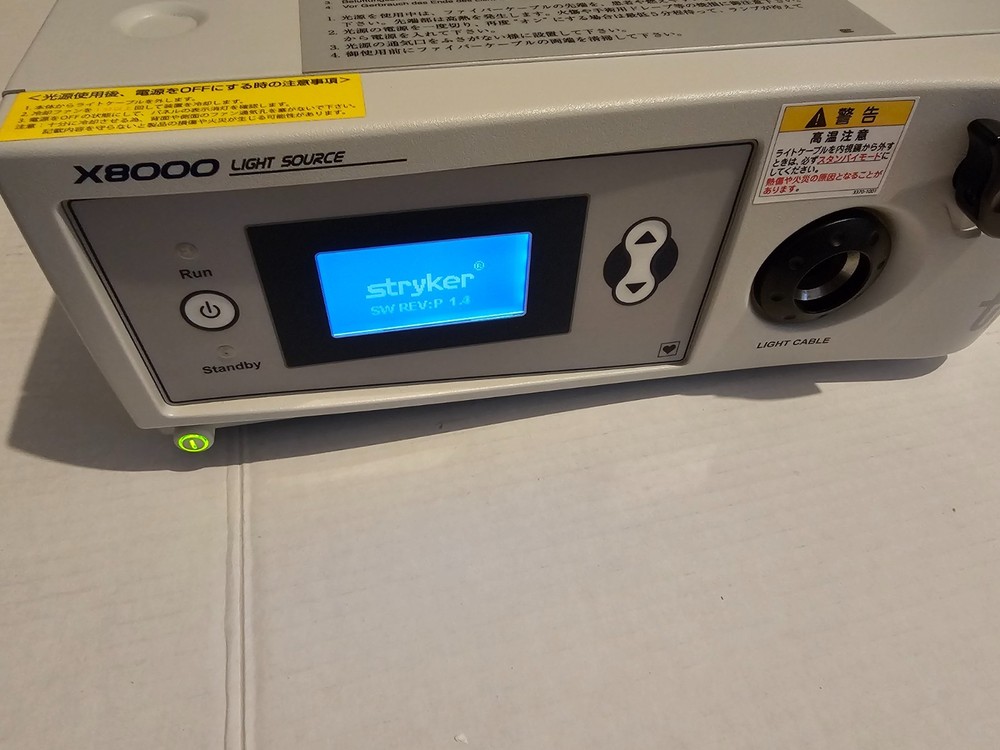 Stryker Light Source X8000