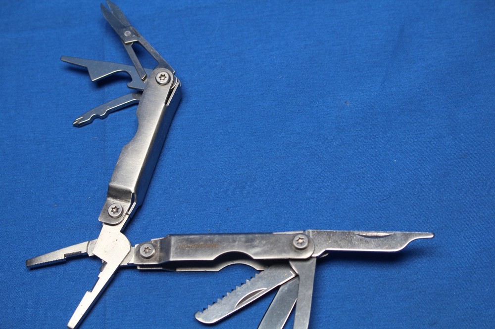 Hurricane Multi Function Pliers & Knife Tool Set Scissors