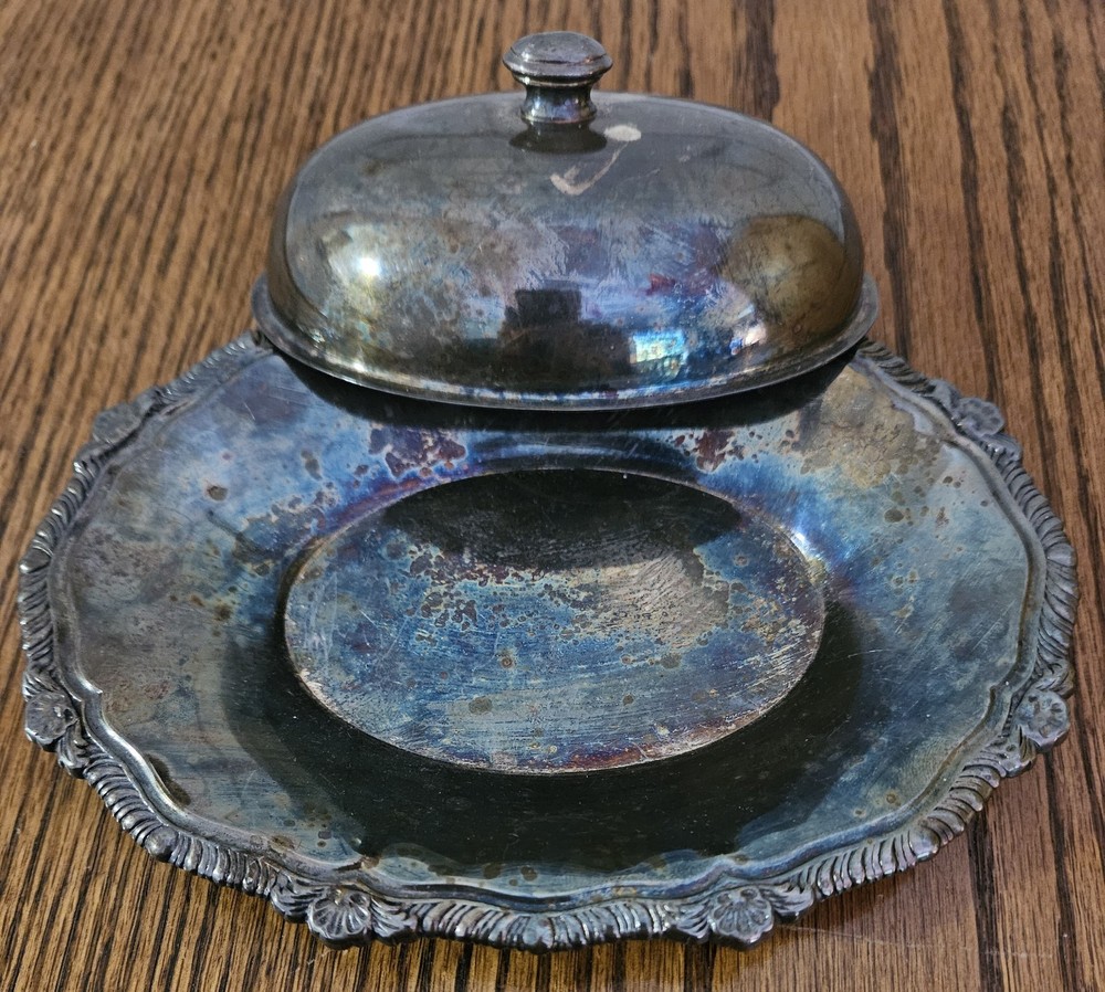 SILVER-PLATED OVAL-SHAPED BUTTER DISH & COVER BY ONEIDA