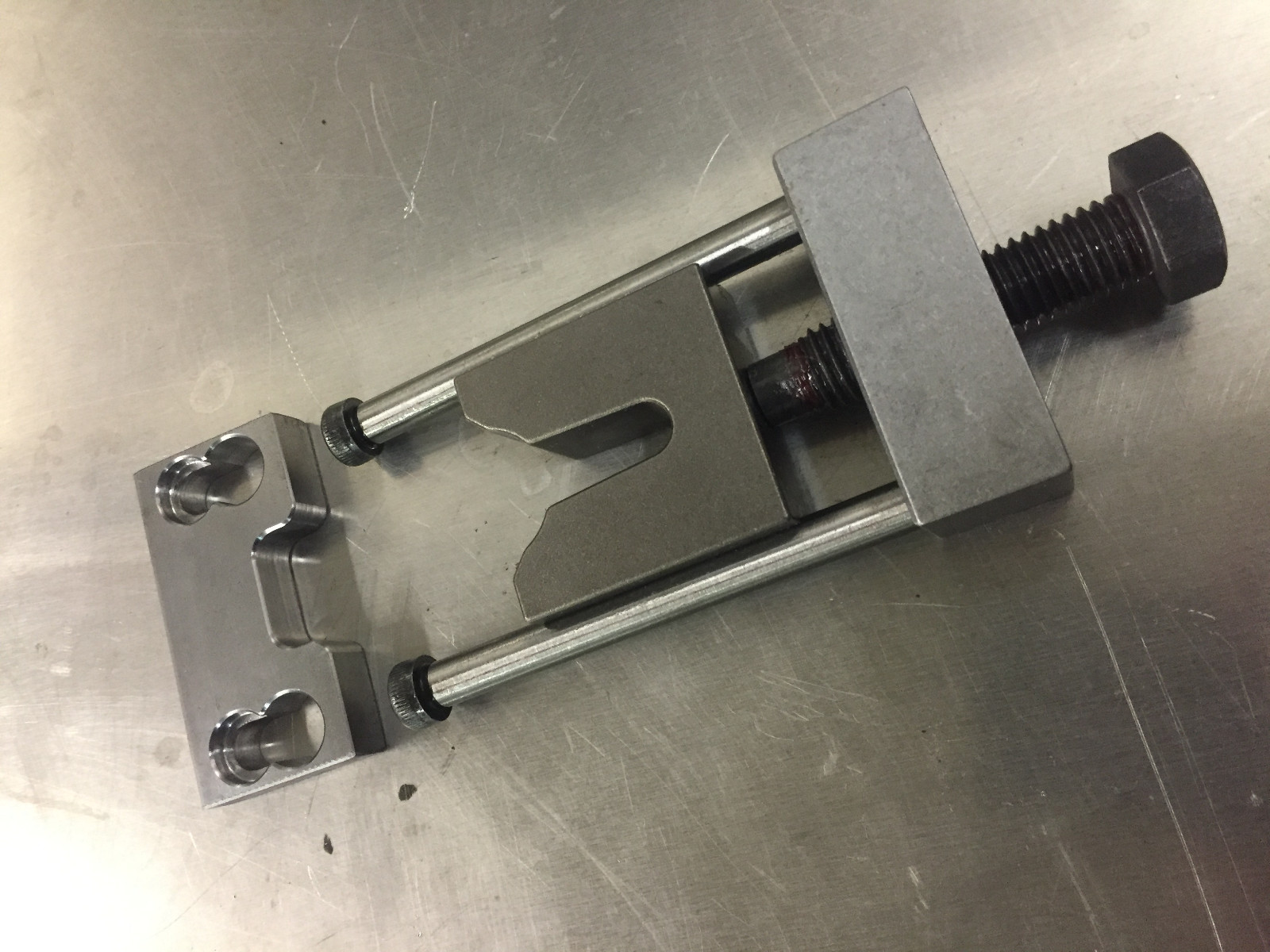 Snowmobile Track Clip Tool for up to 1-5/8" Lug Track (TCT 1.6)