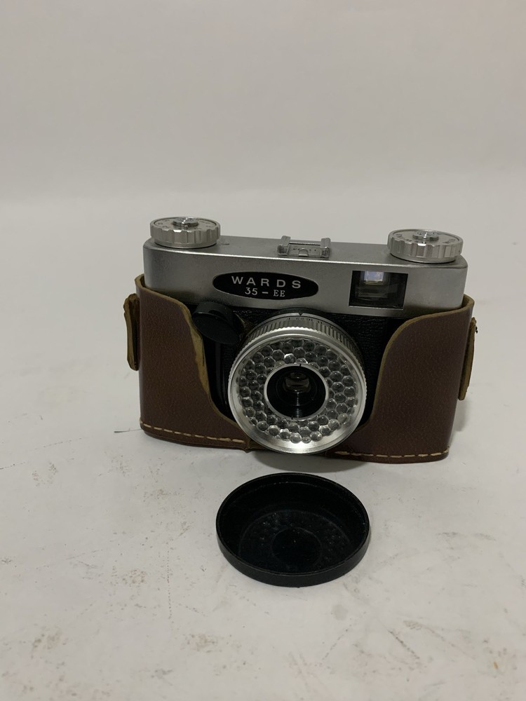 Wards-35 EE 35mm Point and Shoot Viewfinder Camera With Case Untested
