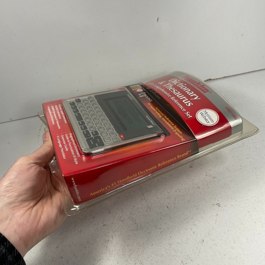 Franklin Dictionary & Thesaurus with Comprehensive Reference Set MWD-1490