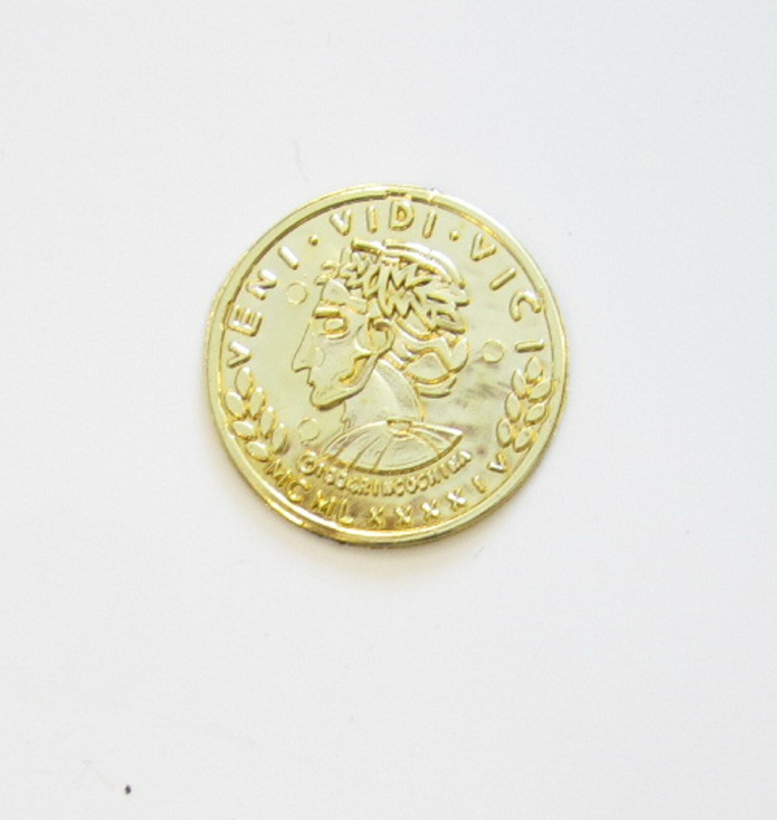 50 PLASTIC GOLD COINS PIRATE TREASURE CHEST PLAY MONEY BIRTHDAY PARTY FAVORS