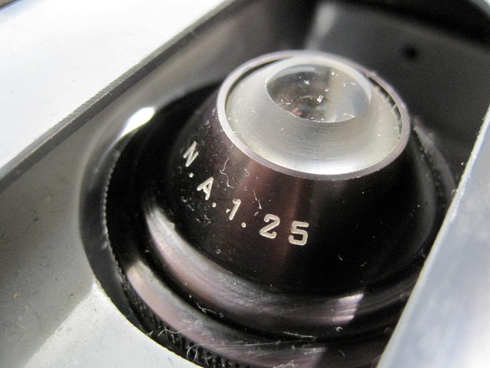 American Optical AO Microscope With Objectives & Light Source WORKS