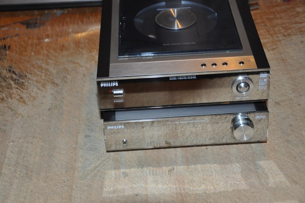 Philips MCD 702/37 Micro Theater DVD/CD Player Tuner Amplifier 2006 Untested