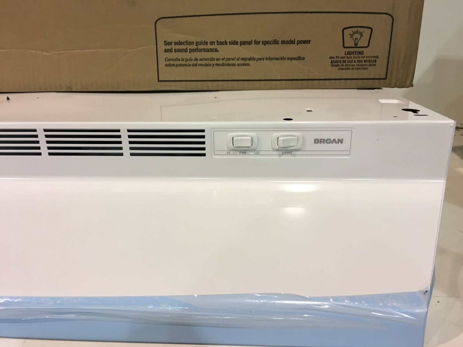 Broan F40000 Series 30 in. Convertible Under Cabinet Range Hood with Light White