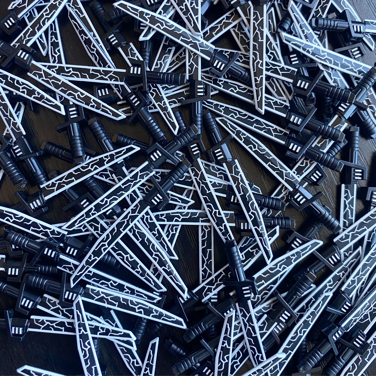 BrickTactical DARKSABER for Mini-figures Star Wars -NEW!- Mandalorian DarkSaber