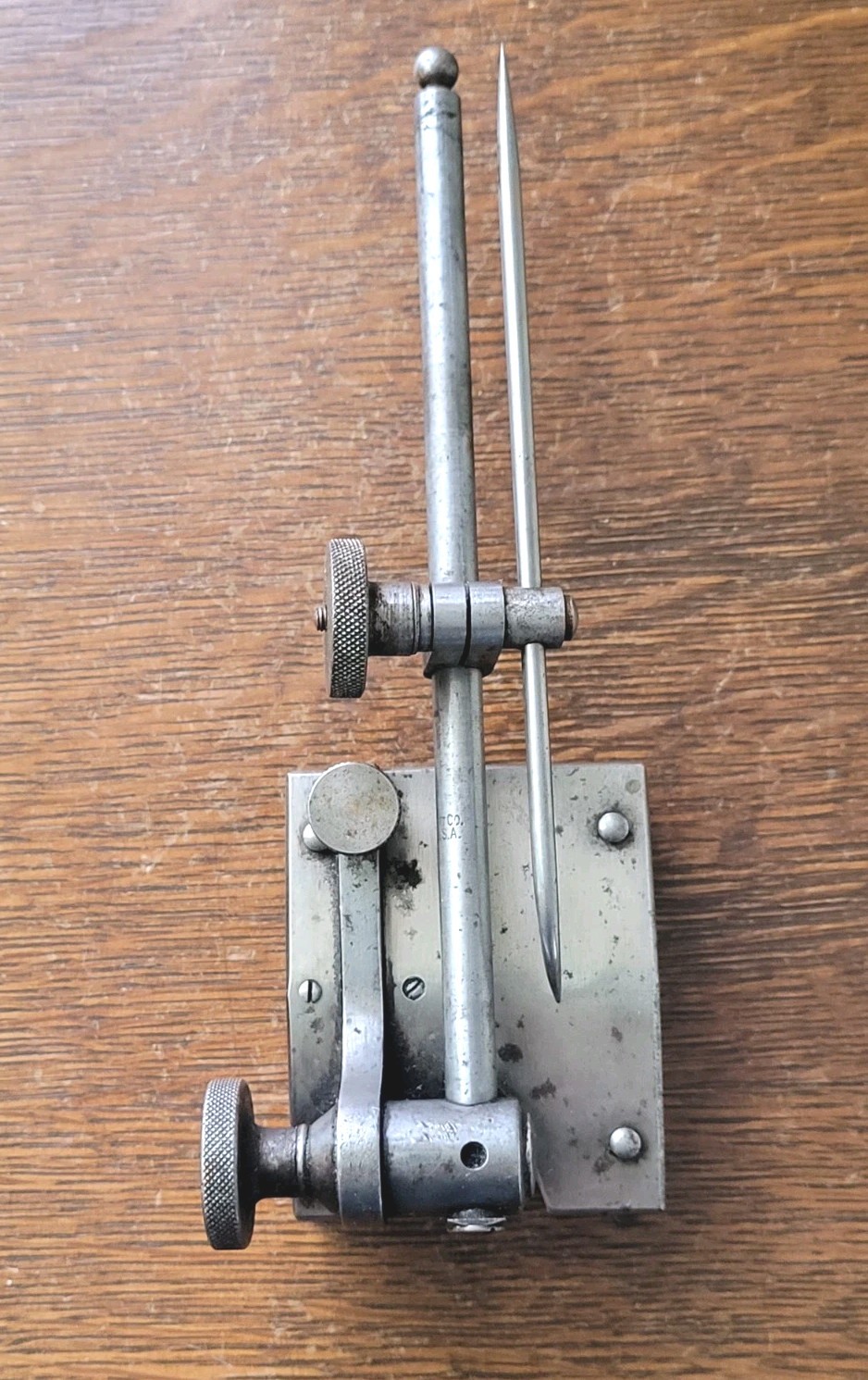 Starrett Universal Surface Gage (Marked on 7 1/2" Spindle) w/6" Scribe & Snug