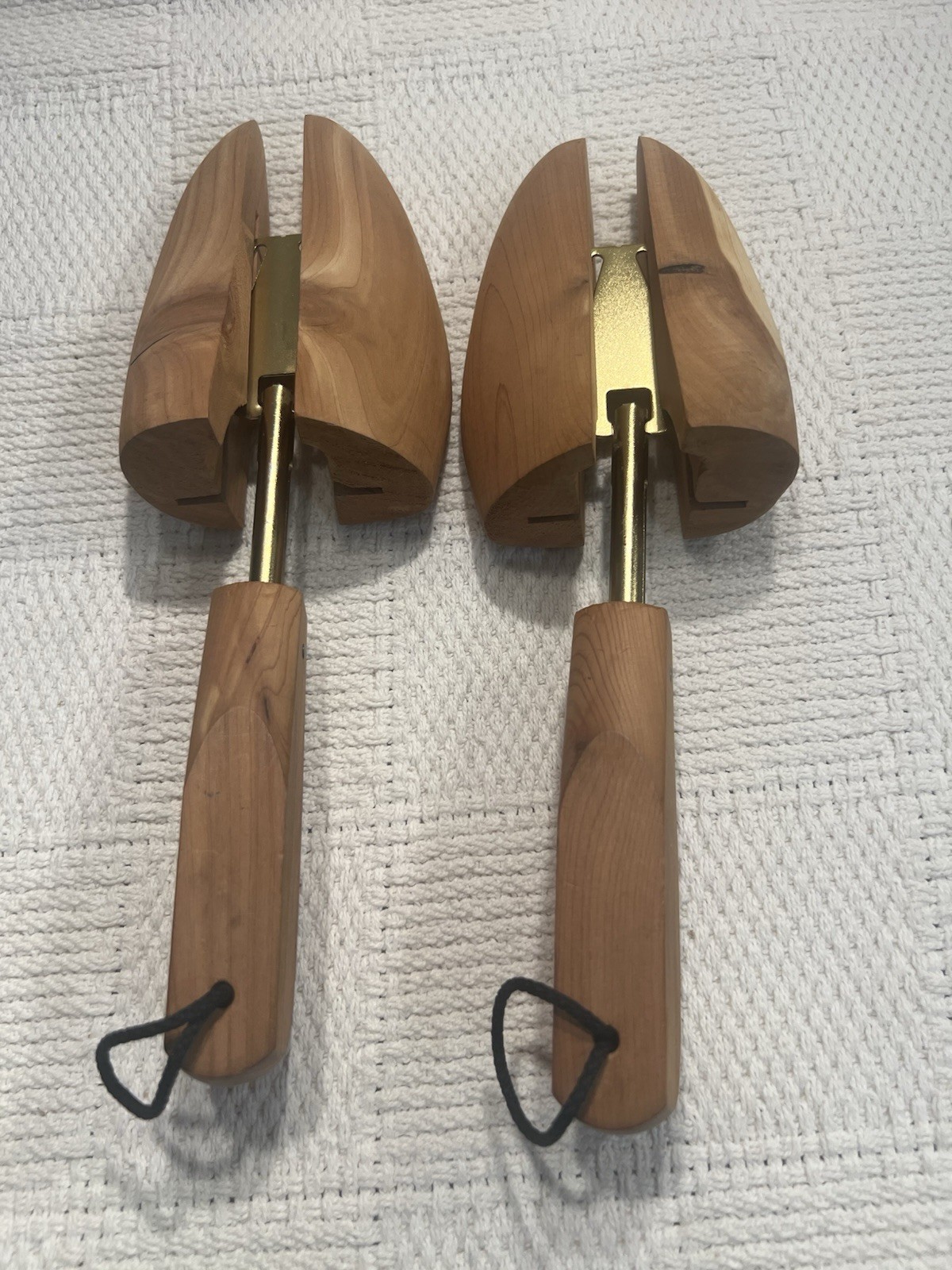 Adjustable Cedar Wood Shoe Stretchers - 12.5" Length x 3" Wide - Fits Men's 9-11