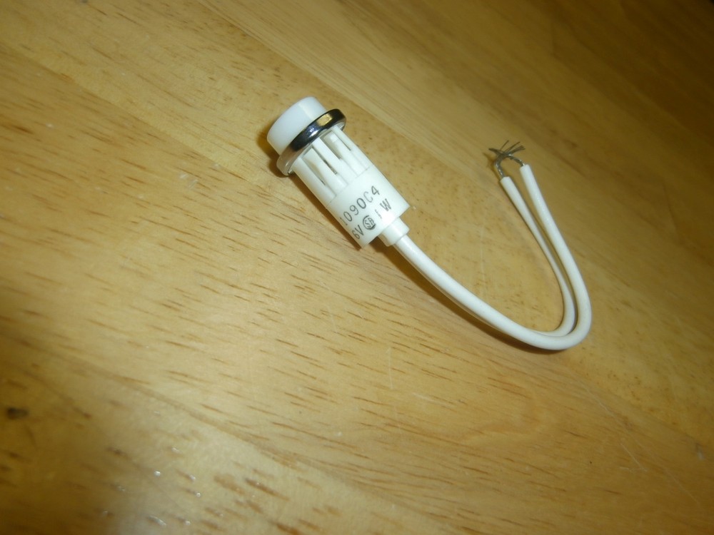 IDI 1090C WHITE  PANEL INDICATOR LAMP 6 VOLT,NOS