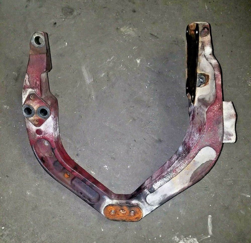 VOLVO D11 FRONT ENGINE MOUNT 21315111