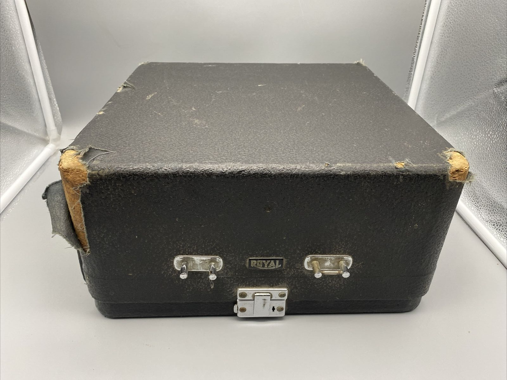 Royal Typewriter Arrow Black with Case