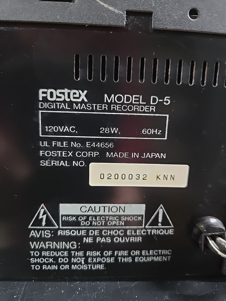 Fostex D-5 Professional Digital Master Recorder. READ DESCRIPTION