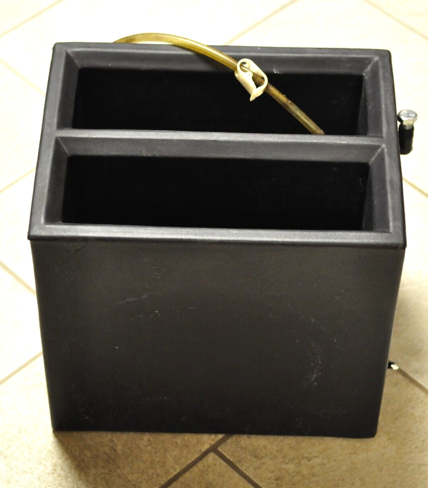 Unicolor plastic developing/processing tank as shown. TESTED.