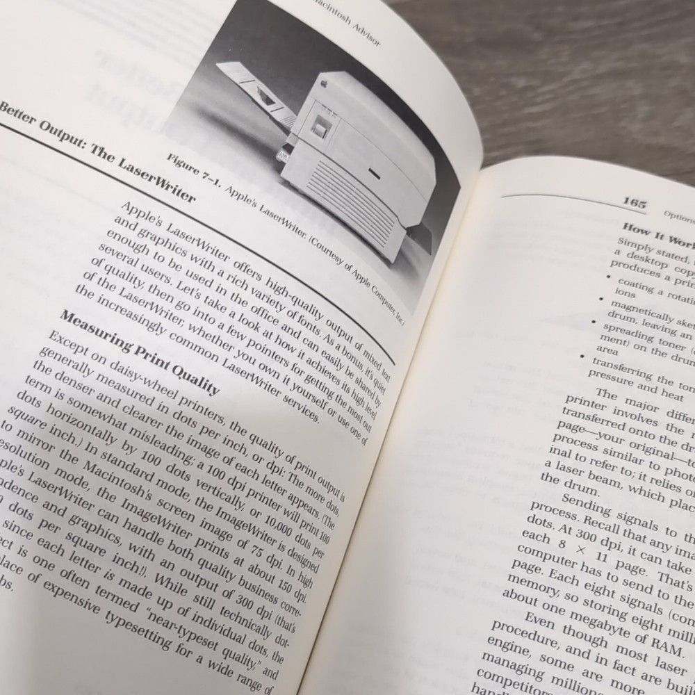 The Macintosh Advisor Essential Techniques for Experienced Users 1986 300 Pages