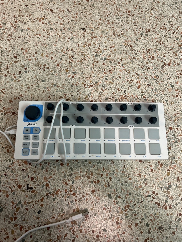 Arturia BeatStep White 16-Key Controller & Sequencer w/ USB Cable - Tested