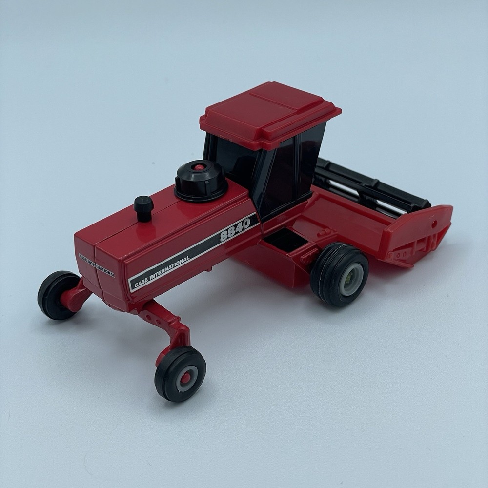 ERTL 1/64 Scale Case International 8840 Self-Propelled Windrower