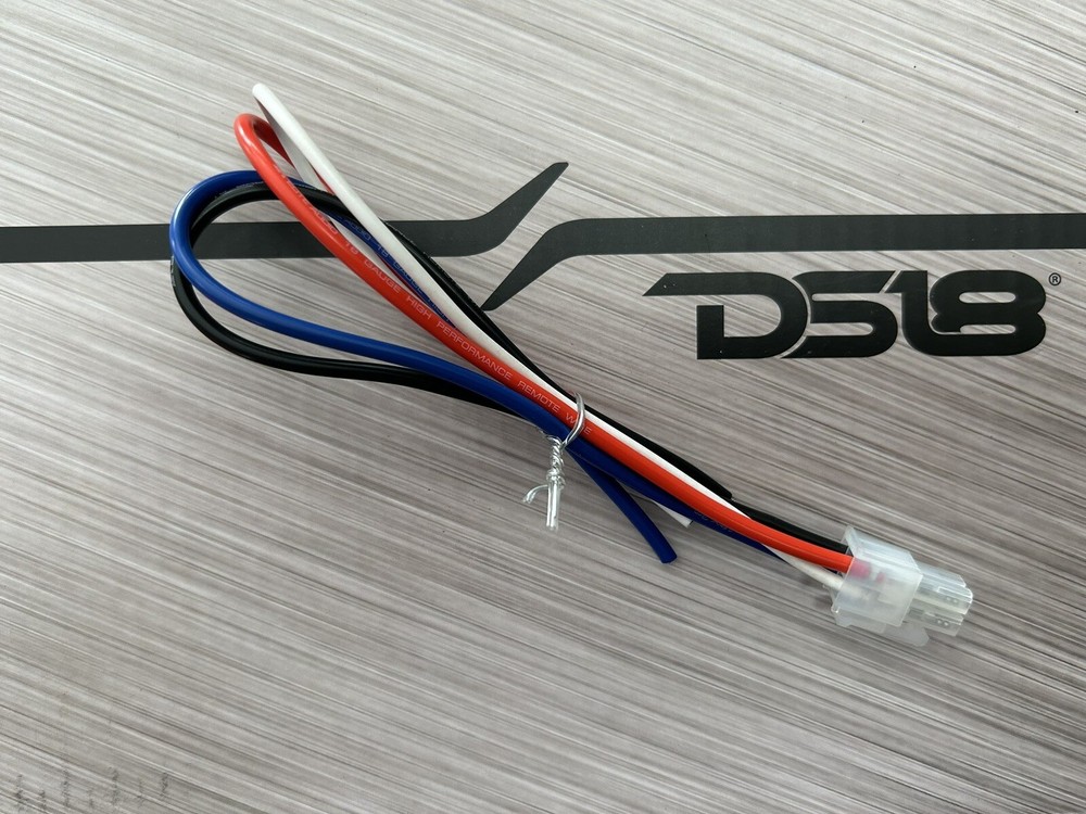DS18 EQX7 4 Pin Power Plug