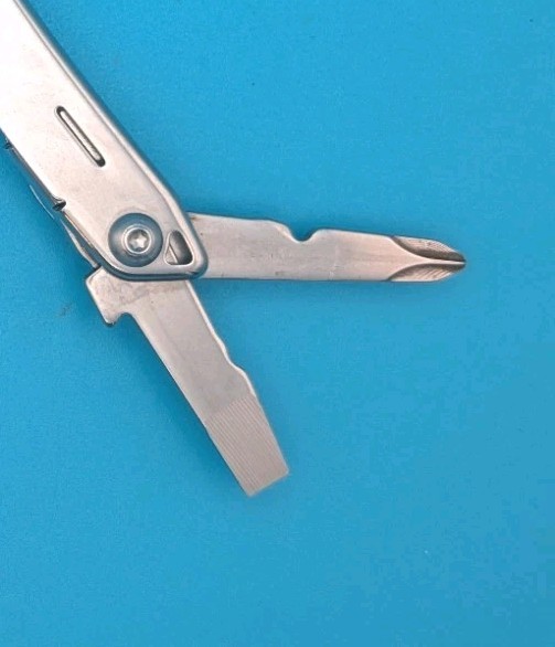 LEATHERMAN WINGMAN MULTI-TOOL! FAST SHIPPING!