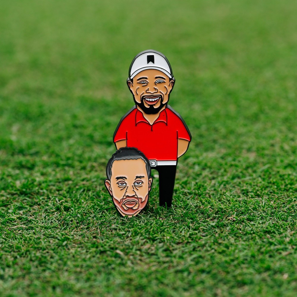 Tiger Divot Tool and Ball Marker Gift Set