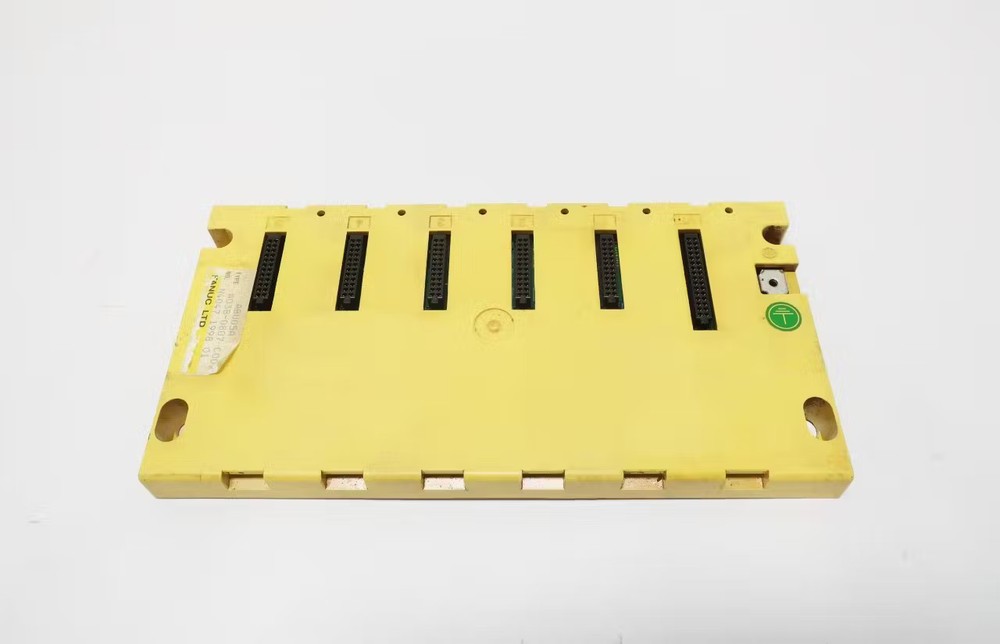 Fanuc A03B-0807-C002 5-slot Base Unit Module