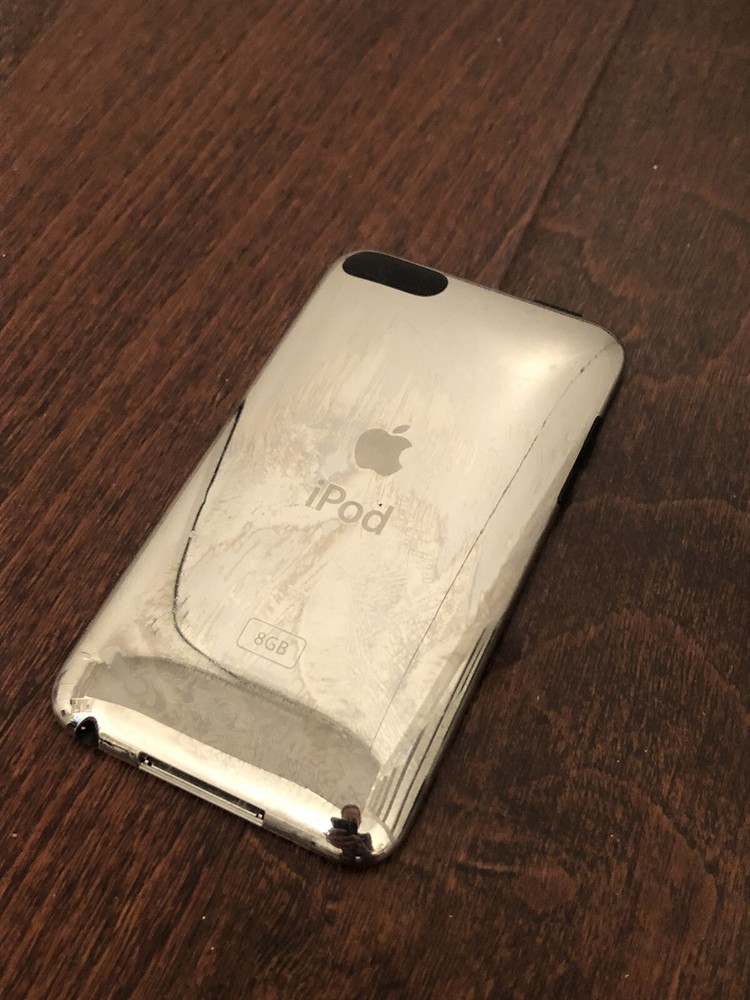 ipod touch 2nd generation 8gb- Mint Condition