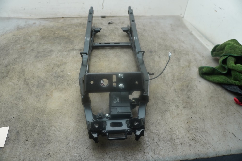 25 SUZUKI GSXR 1000 REAR SUBFRAME E-654