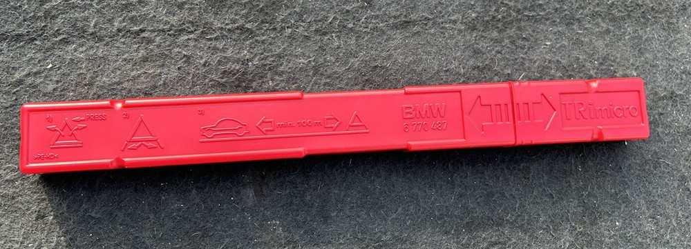 GENUINE BMW F G SERIES BOOT WARNING TRIANGLE RED 6770487