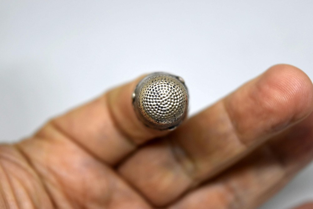 Antique Cherubs Sterling Silver Thimble