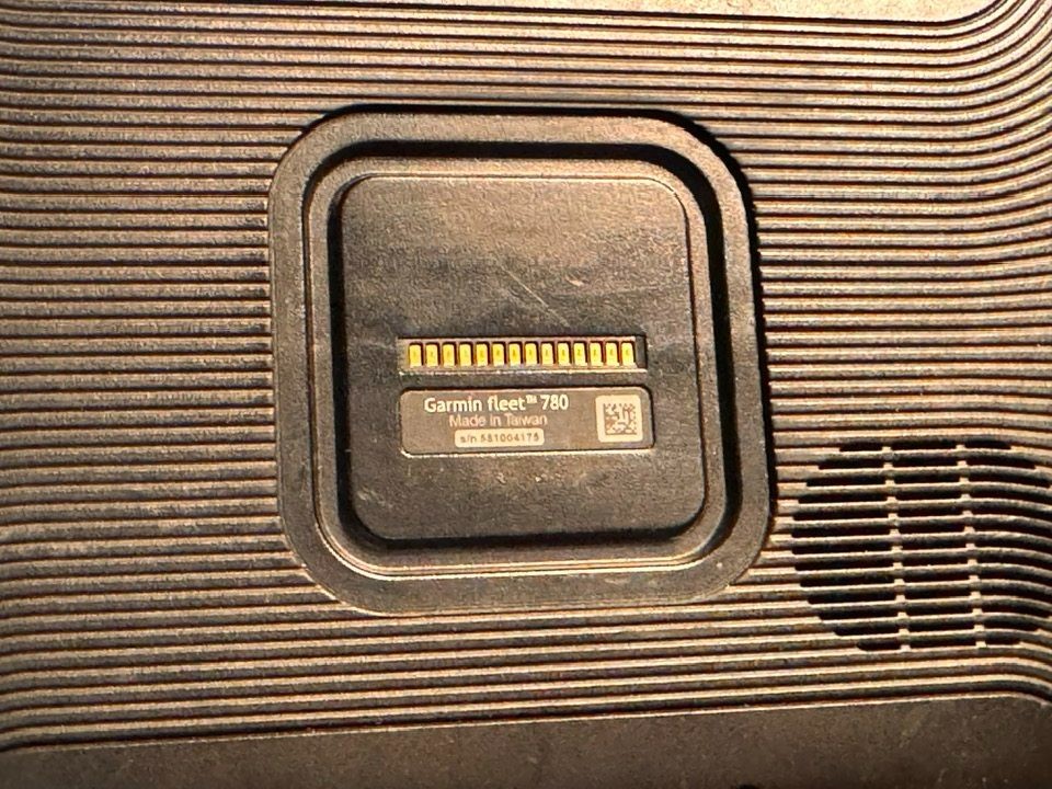 GARMIN TRUCK 7" LM GPS DASH CAM RECORDER ONBOARD MAPS UPDATED TO LATEST 2026