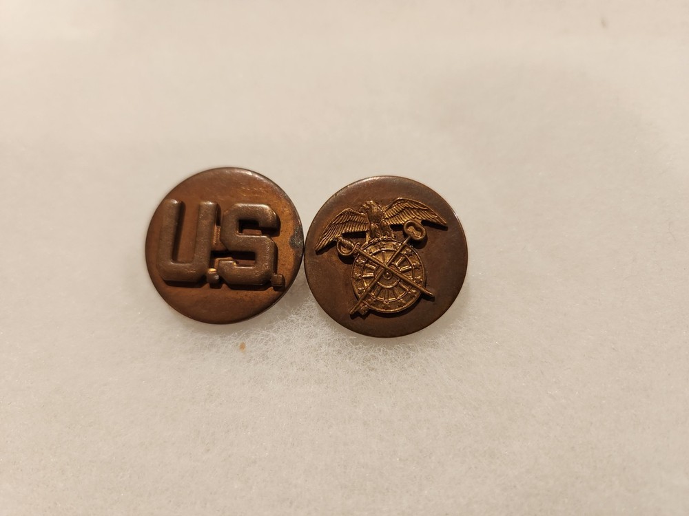 WW2 WWII U.S. Army Screwback Quartermaster Collar Discs