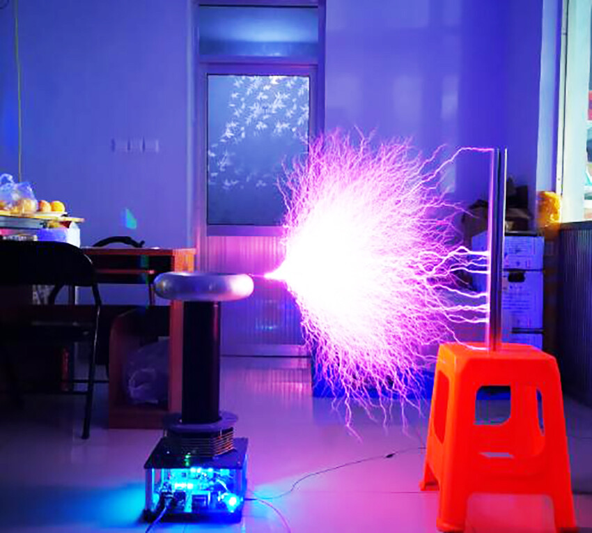 Large Tesla coil Music solid state Tesla coil DRSSTC Artificial lightning storm