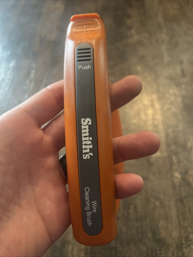 Smith's Mower Blade Sharpener - Wire Cleaning Brush