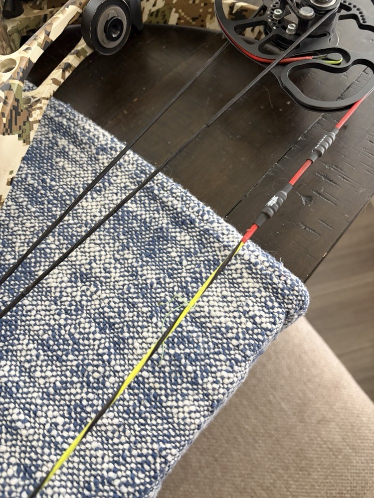 Bowtech Solution Rh 24.5-30” 70 Lbs New String Excellent Condition