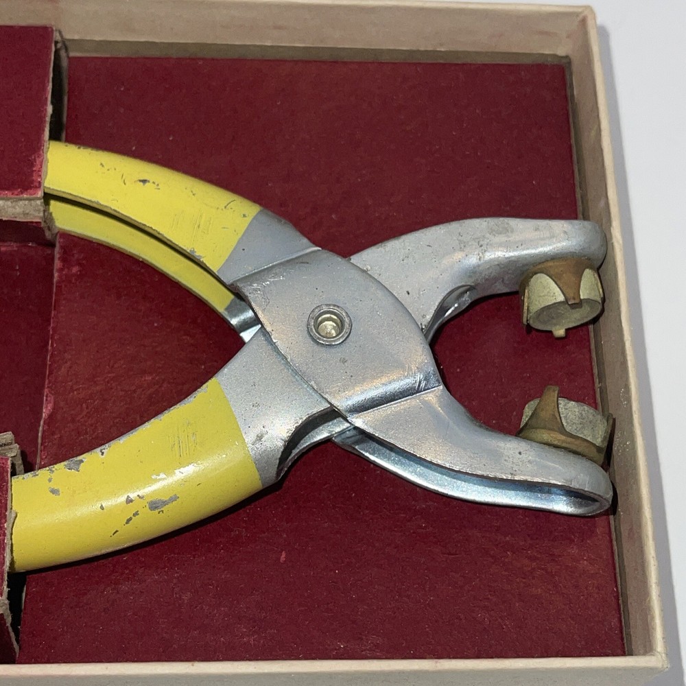 Vintage Dritz Dot Snappers Kit