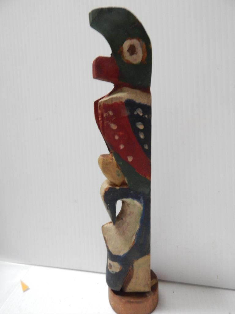 VINTAGE NWC CANADA / ALASKA INDIAN  WOOD TOTEM POLE MODEL- 10 1/16 "