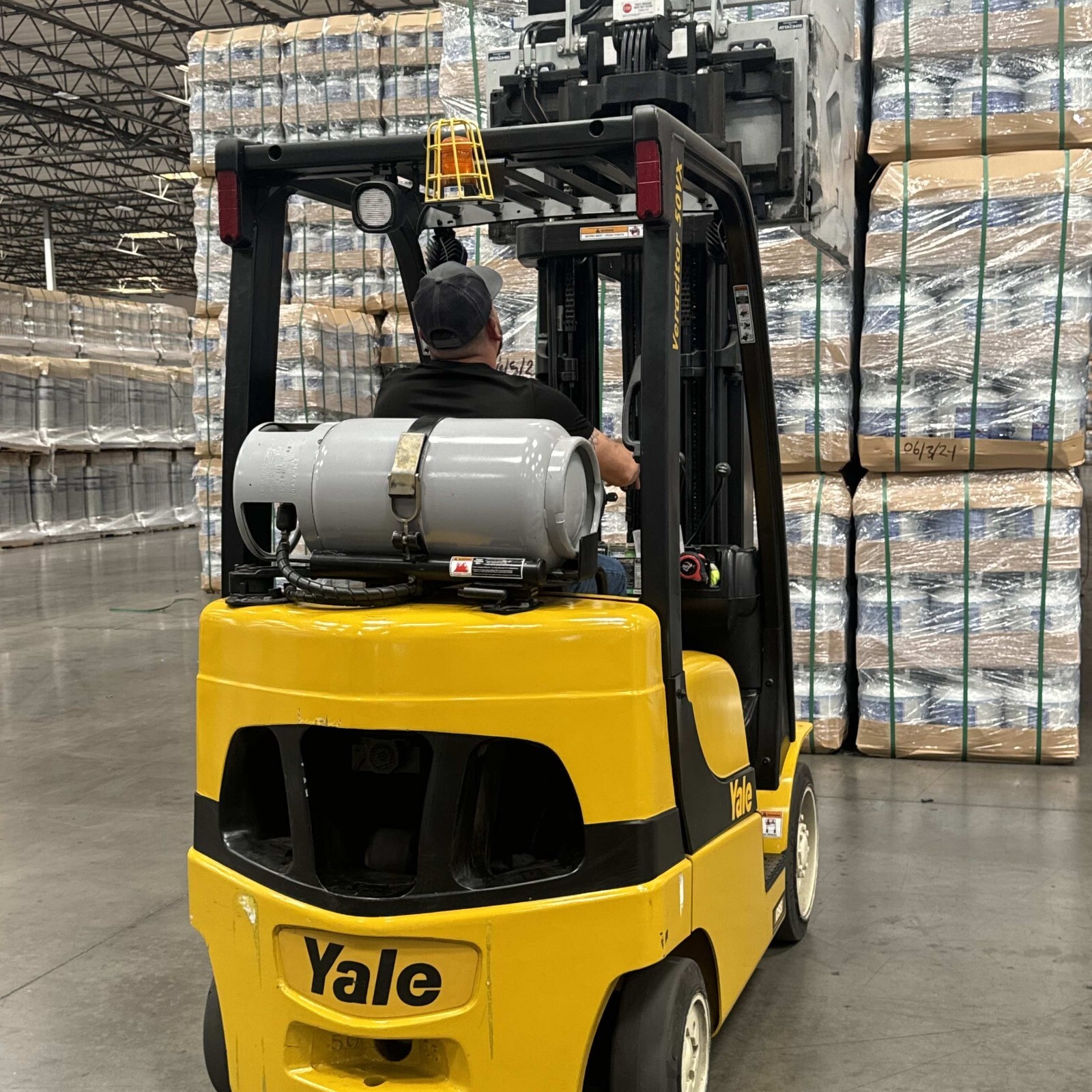 Flame King 33.5 LB Steel Forklift Propane Cylinder With Gauge and Fill Valve