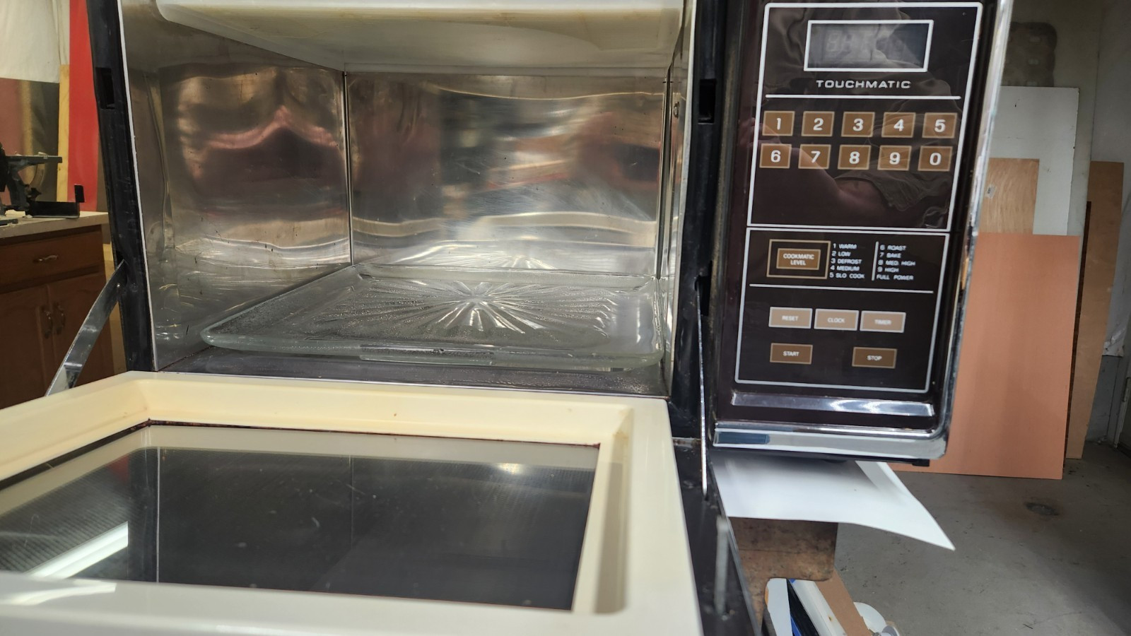 Chrome Amana Radarange Touchmatic Microwave RR-820 Very clean, orig box WORKS!