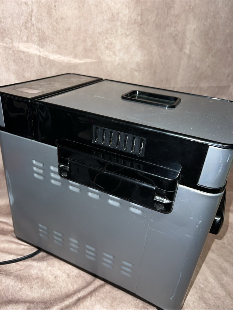 Cuisinart Automatic Bread Maker CBK-100 Programmable 2-lb Stainless Stl - Tested